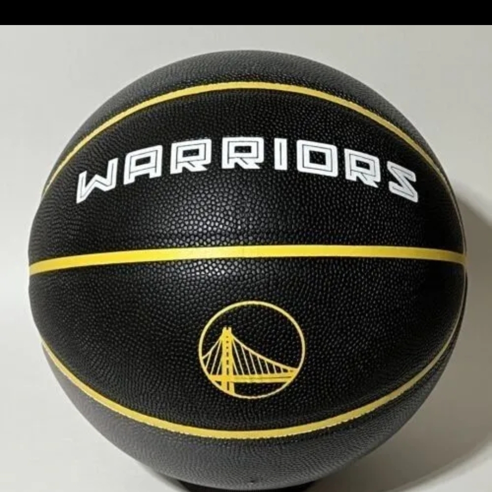 GOLDEN STATE WARRIORS Limited Edition Basketball By RAKUTEN. Steph Curry, Etc
